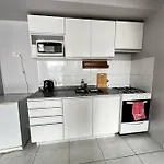 Hermoso Departamento Cerca Del Metro Y Del Hospital Garraham