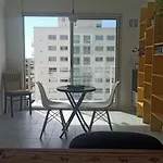 Luminoso Estudio De Dos Ambientes
