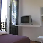 06 Soho Suites