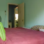 Habitación amplia en PH primer piso