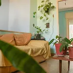 Habitación amplia en PH primer piso