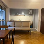 Alegre Y Practico Departamento En Recoleta