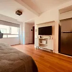 Amplio Y Comodo Departamento Sobre La Calle Paraguay 2