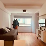 Amplio Y Comodo Departamento Sobre La Calle Paraguay 2