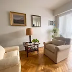 Rentup - Elegancia Y Comodidad En Recoleta Departamento Con Balcon