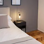 Lila Luminous Apartment