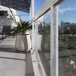 Lila Luminous Apartment