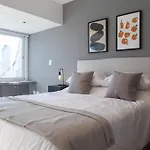 Lila Luminous Apartment