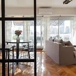 Lila Luminous Apartment