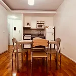 Luminoso Y Comodo Departamento En La Mejor Zona De Palermo Sobre La Calle Araoz