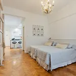 Espectacular Departamento Estilo Frances En La Mejor Zona De Recoleta Sobre La Calle Arenales