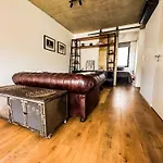 Rentup - Estilo Industrial Con Balcon Y Piscina En El Corazon De Palermo