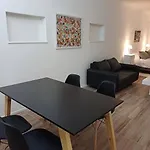 Espacioso Y Moderno Departamento Con Patio