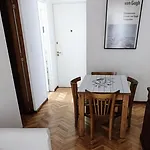 Santa Fe Av Apartment For 4 Persons In Recoleta