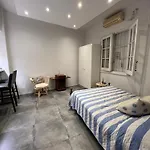 Acogedor Estudio En Zona Residencial