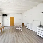 Modern Studio With Amenities In The Heart Of The City -U9
