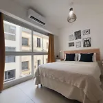Zafiro Art Two- Modern Studio