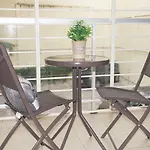 Lola\'s home