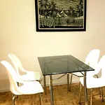 Studio Galerias Pacifico Maipu y Av Cordoba