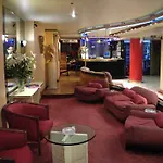 Hotel Embassy All Suites