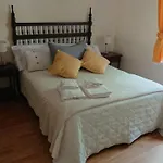 Excelente departamento con balcón a la calle sobre avenida