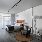 Urbanica The Suite