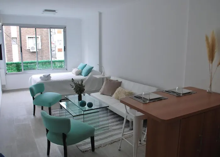 Chic & Bright Apartment In Recoleta