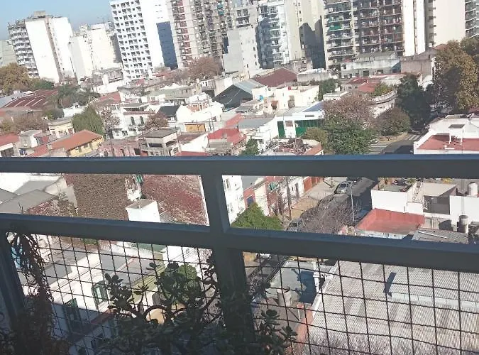 Depto En Barracas De Dos Ambientes Con Balcon A La Calle A Una Cuadra Del Parque Le Zama