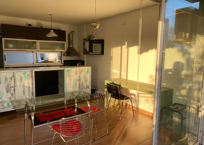 Cosy Apartment With Great Balcony
