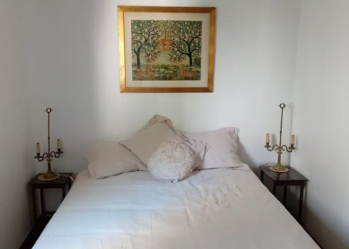 Tu Lugar En Recoleta, Amplio Monoambiente Con Bano Completo Y Cocina Aparte