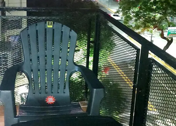 Comodo Departamento Con Balcon En Microcentro