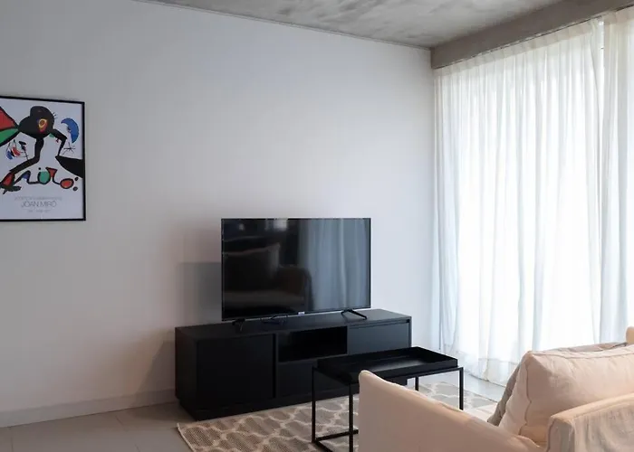 Aliso Deluxe Apartment