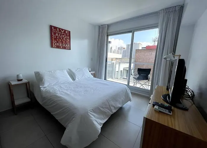 Deluxe Apartment In Great Location
