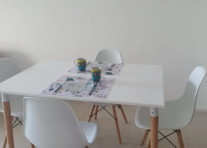 Apartamento De Categoria Sobre Av. Cordoba