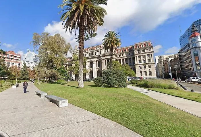 Ubicacion En El Centro Turistico De La Ciudad De Buenos Aires