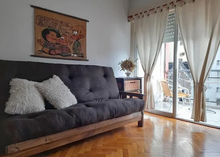 Departamento De Dos Ambientes Con Amplio Balcon, Muy Luminoso