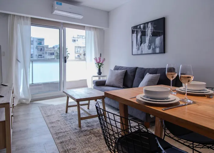 Cattleya Beautiful Apartment