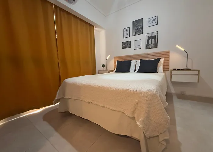 Zafiro Art Two- Modern Studio