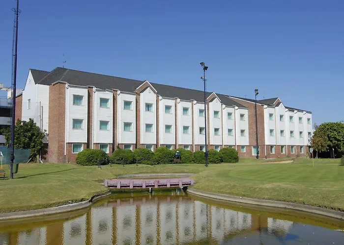 Hotel Aeroparque Inn & Suites