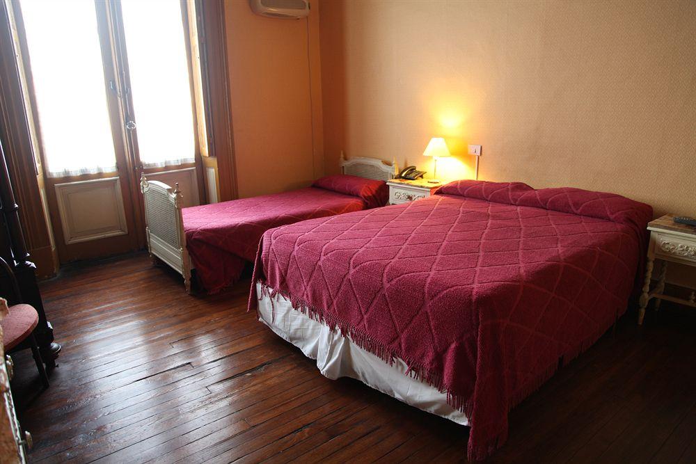 Reina Hotel 2*