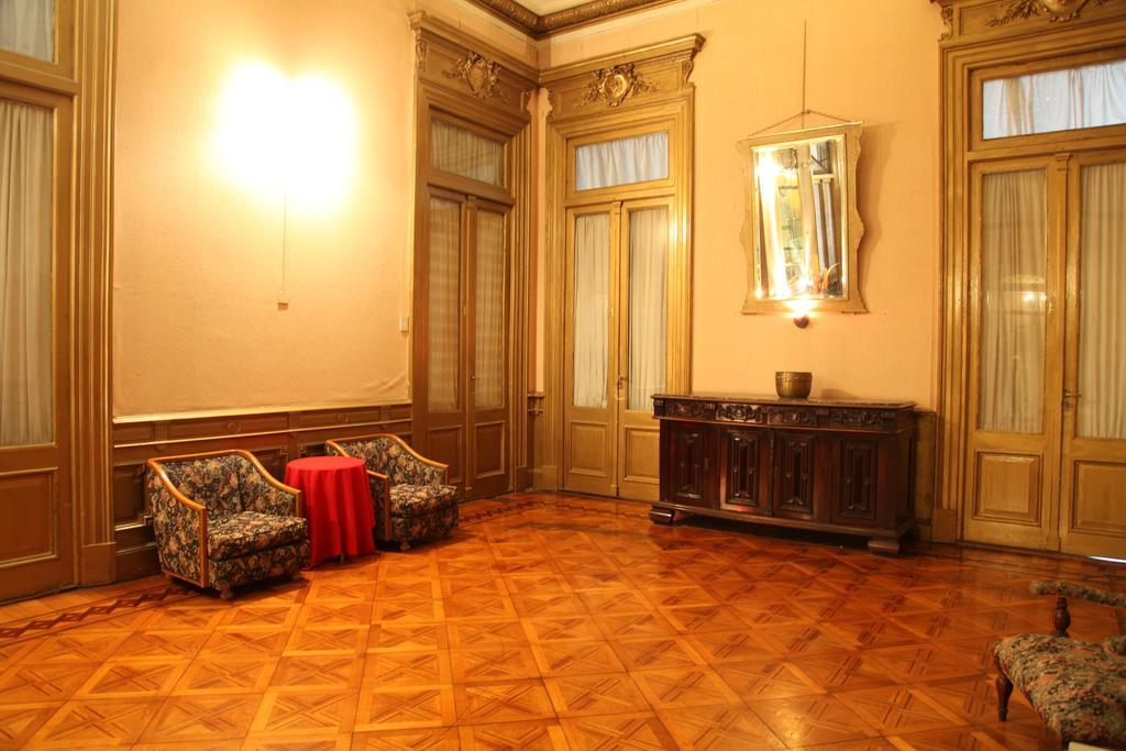 Hotel Reina 2*