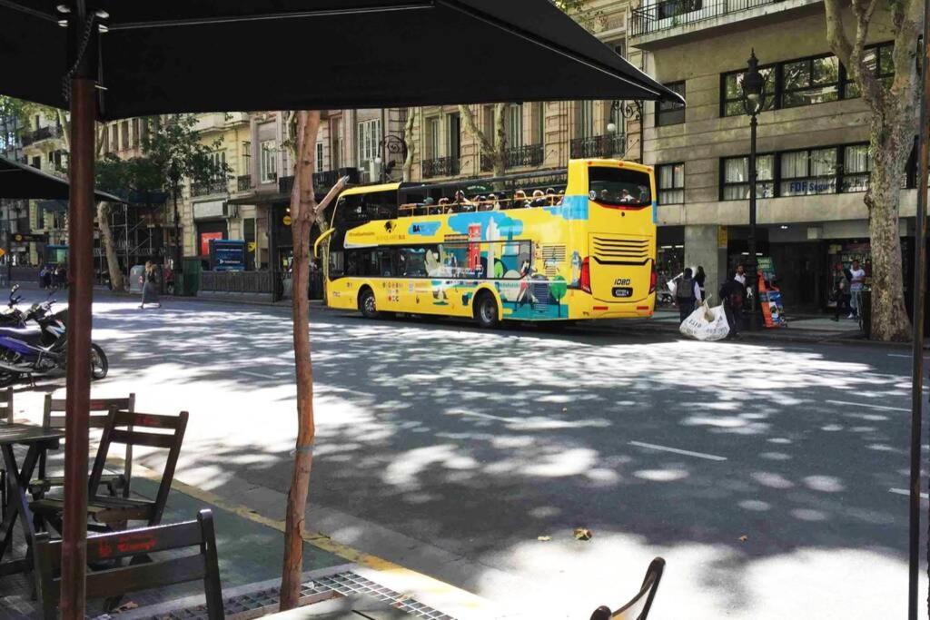 Duplex En Centro Històrico Y Turìstico Sobre Av. De Mayo