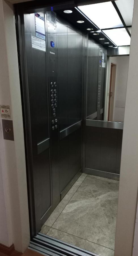 Studioguay - Con Balcon - In Ba Apartment
