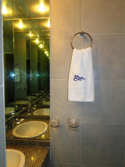 Alfa Hotel *