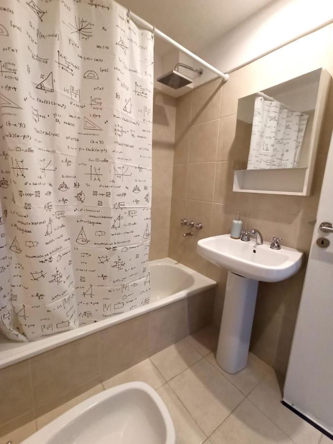 Amplio Studio Con Balcón Completamente Blindado, Protección Niños Y Vista Abierta A La 9 De Julio Apartamento Ciudad Autónoma de Buenos Aires