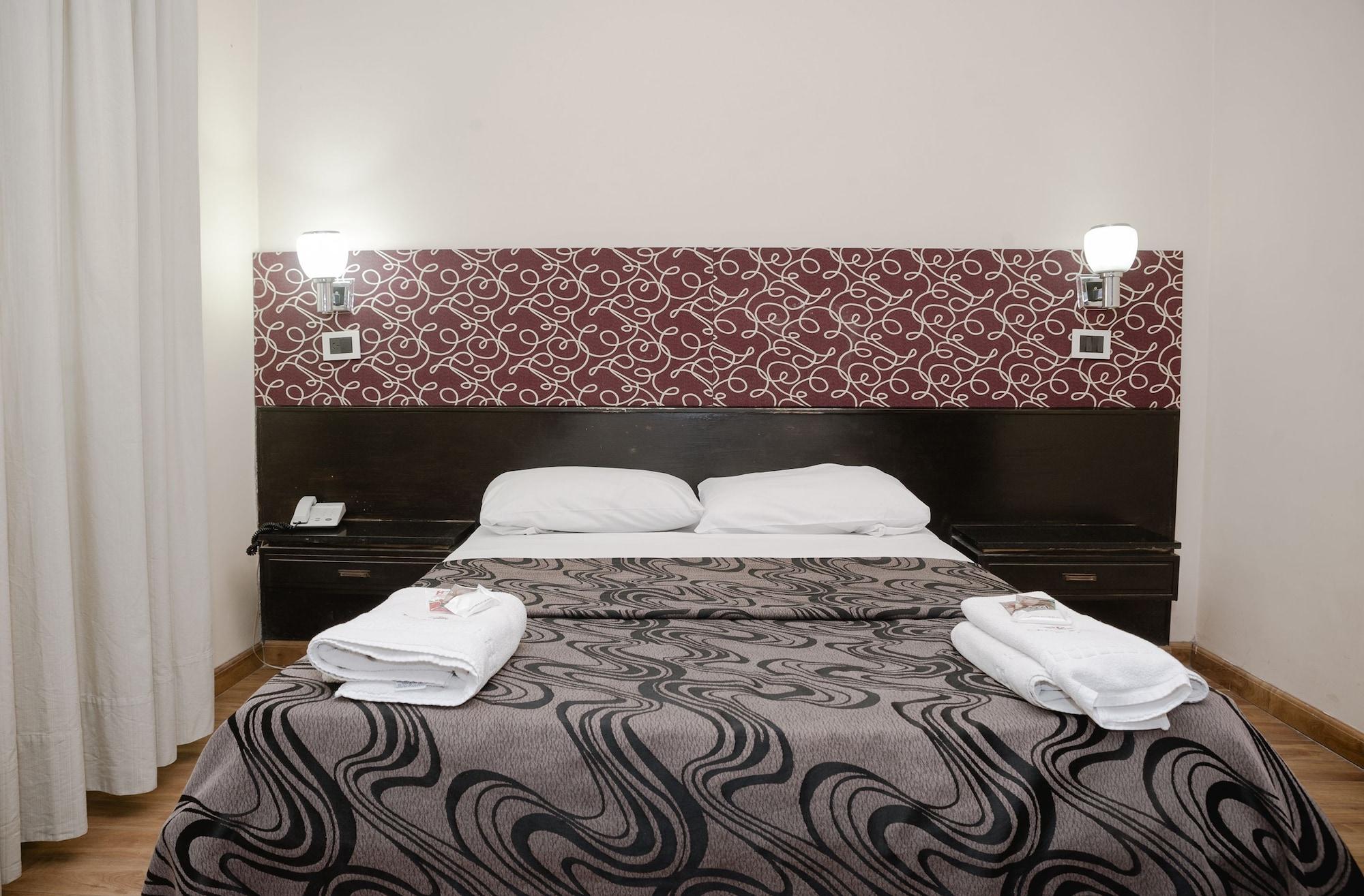 Tucuman Palace Hotel 2*