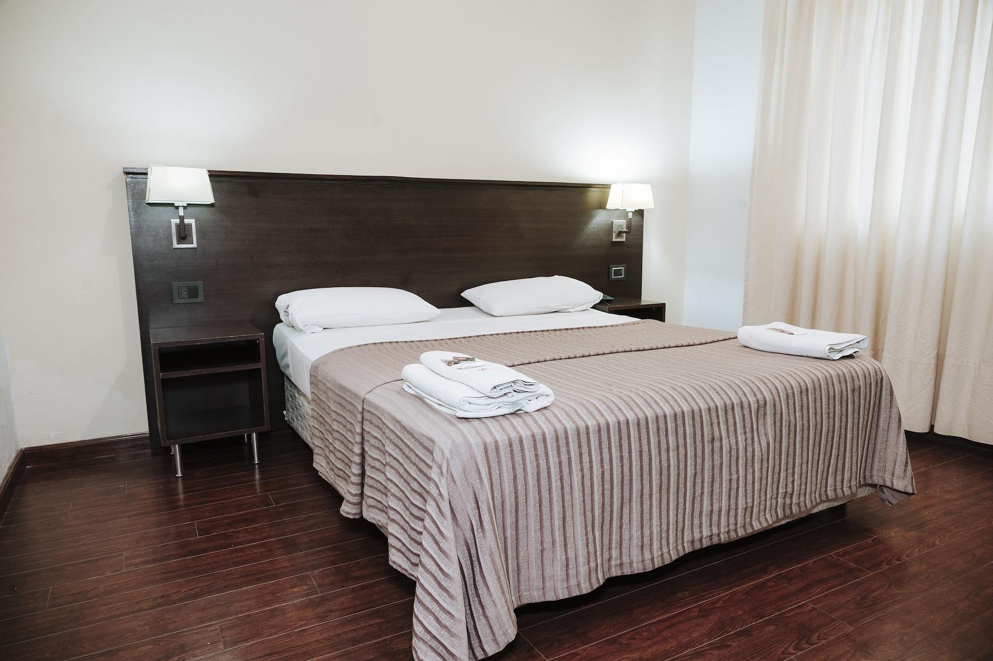 Tucuman Palace Hotel 2*