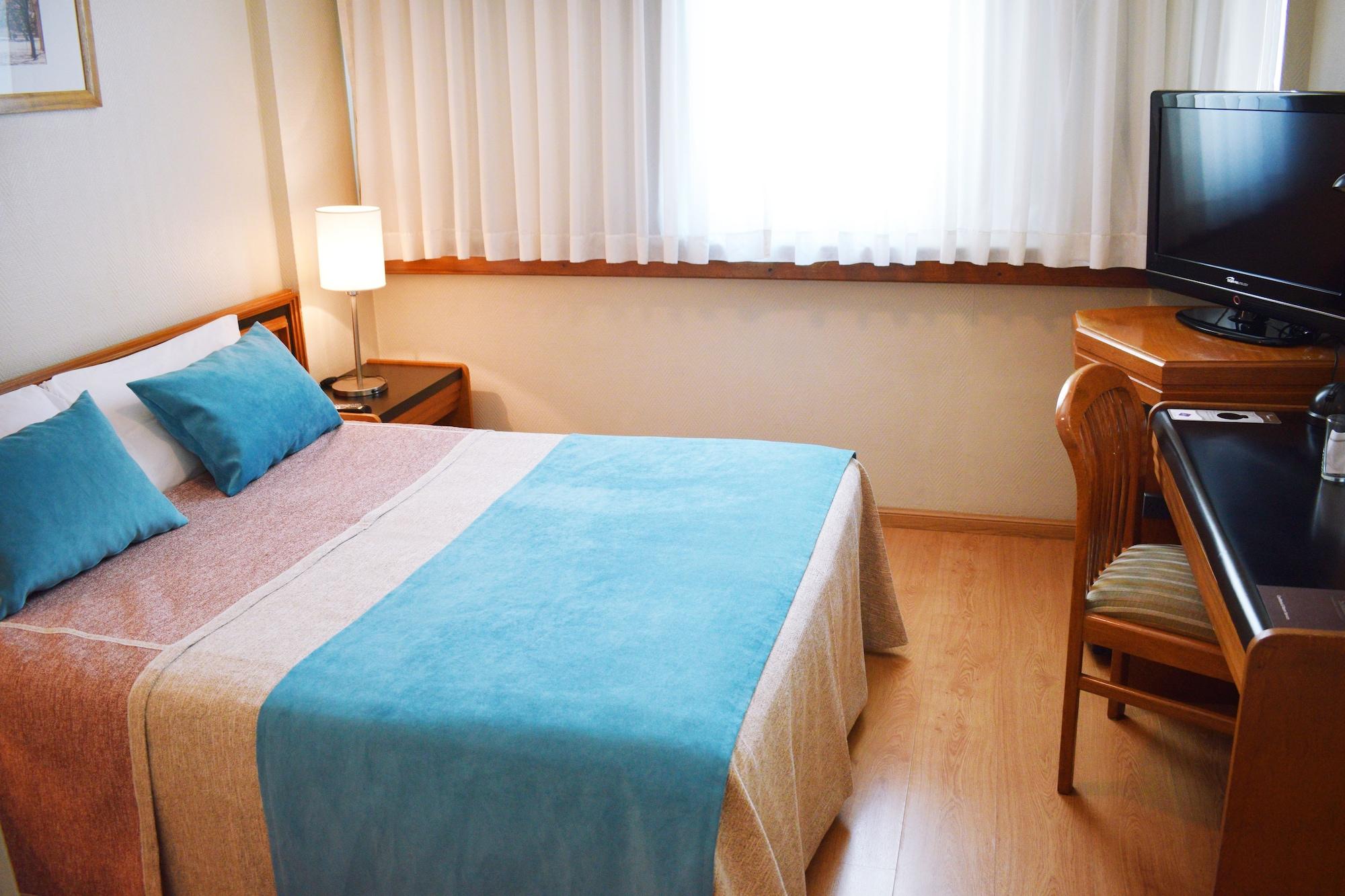 Solans Carlton Hotel 4*