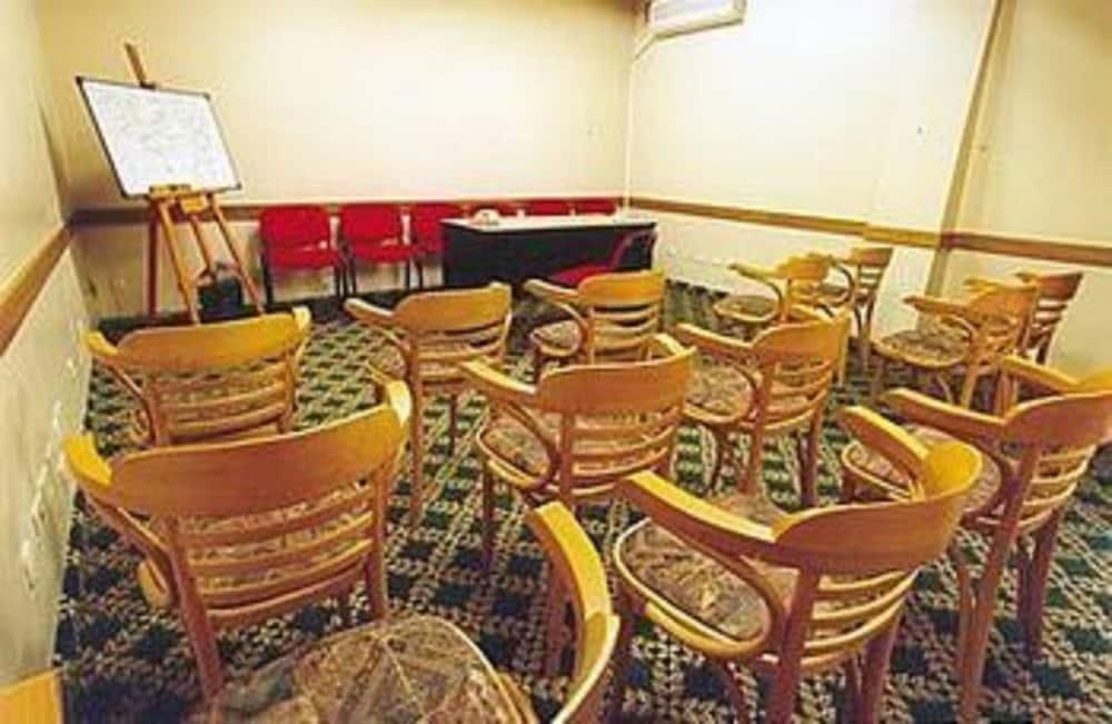 Sarmiento Palace Hotel