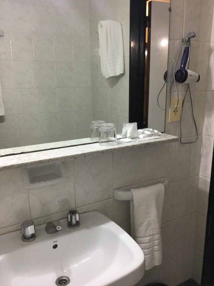 Centro Naval 3*